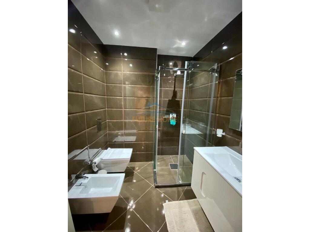 Qera, Apartament 3+1+2 Poste Parkimi, Liqeni I Thatë, Tiranë.