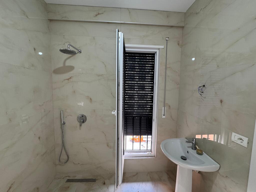 🏡 Jepet me qira apartament 1+1 📍Pranë Shkollës së Kuqe💶 Çmimi: 650 €
