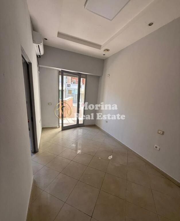 Affitto, Locale Commerciale, vicino alla Procura di Tirana, 550 euro/mese