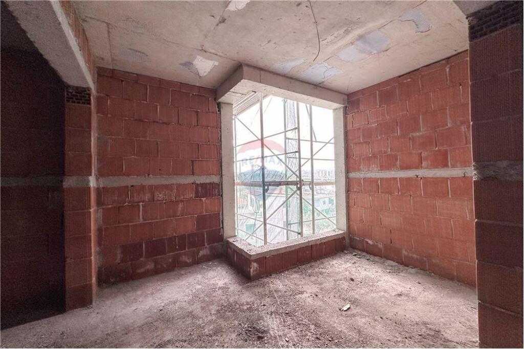 apartament per shitje , ne paskuqan