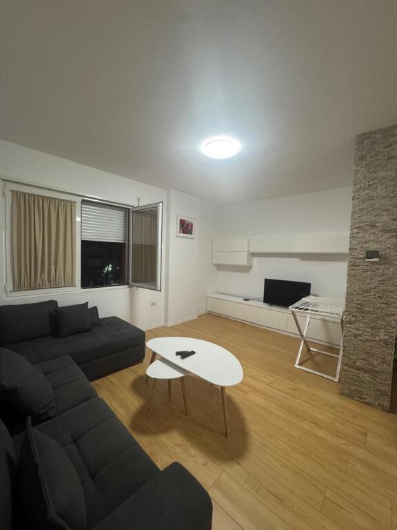 Apartment me qera 1+1 Astir