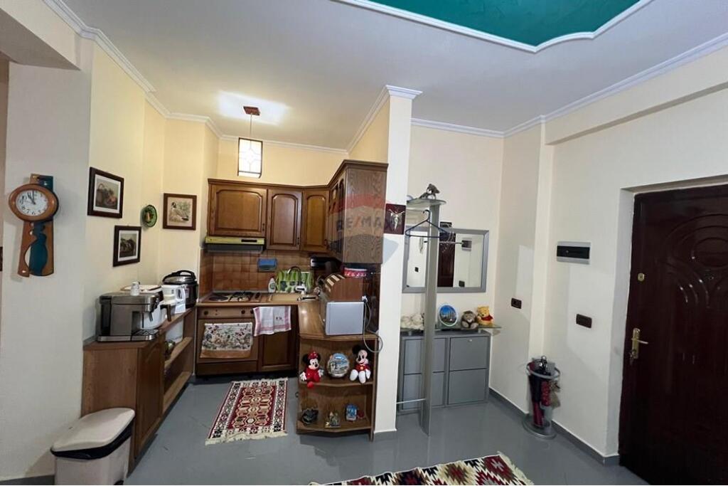 Tirane, apartment 2+1+Balcony for rent Floor 7, 75 m² 650 € (Xhamlliku) 530581008-34