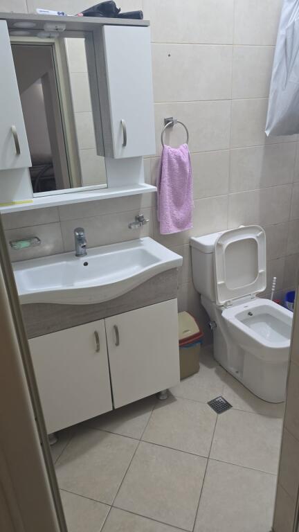 Jepet me qira apartament 1+1