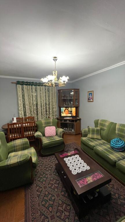 Jepet Me Qera Apartament 1+1+1 Ballkon