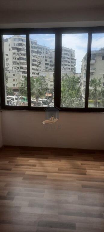 Shitet, Apartament 2+1, Stacioni i Trenit, Durres