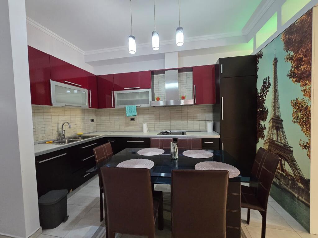 Apartament 2+1+2 me qira tek Rr. Rrapo Hekali
