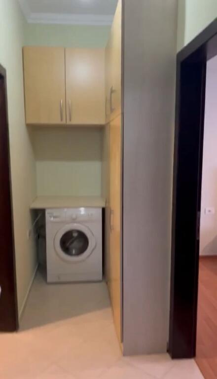 🏢 Jepet me qira apartament 2+1 – Komuna e Parisit