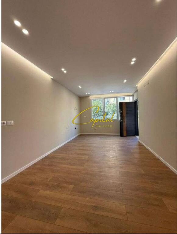 BUSINESS PREMISES FOR RENT 45 M2 ELBASAN ROAD 650 EURO