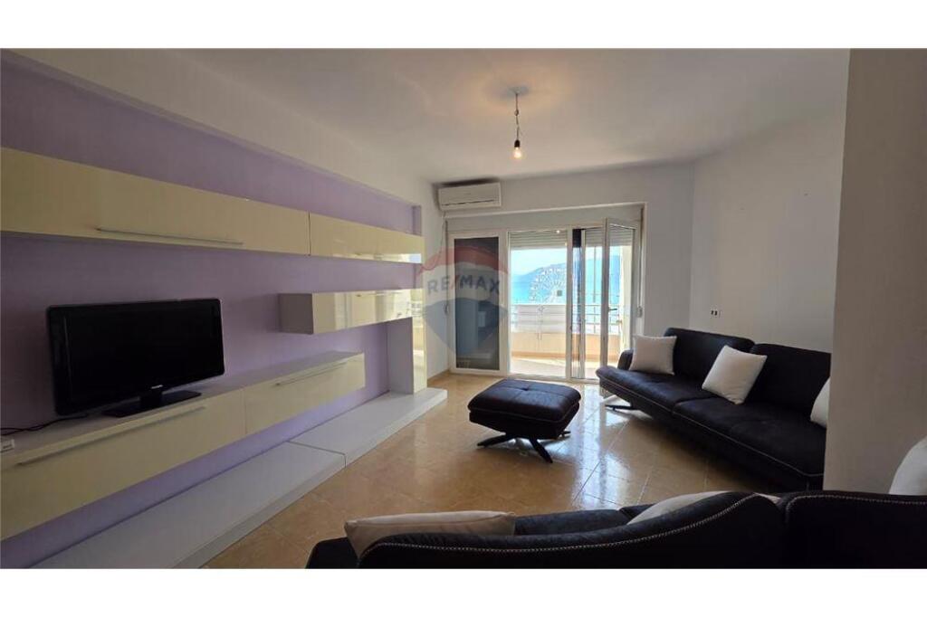 Apartament - Për Shitje - Rruga Reshat Osmani, Vlorë