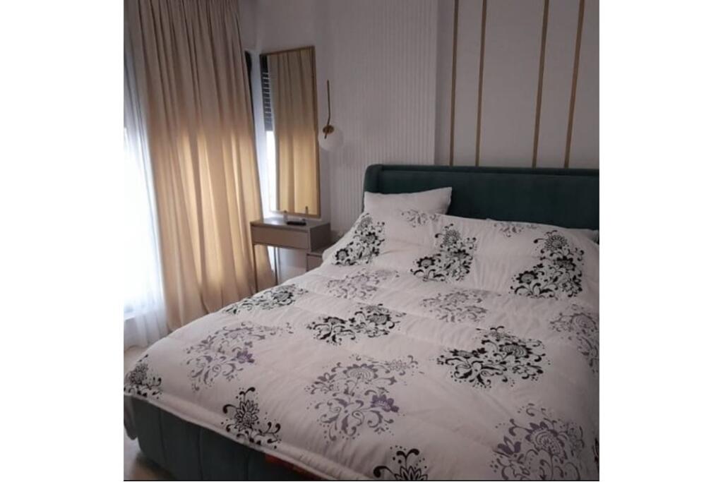 Apartament - Për Qira - Rruga Dervish Hatixhe