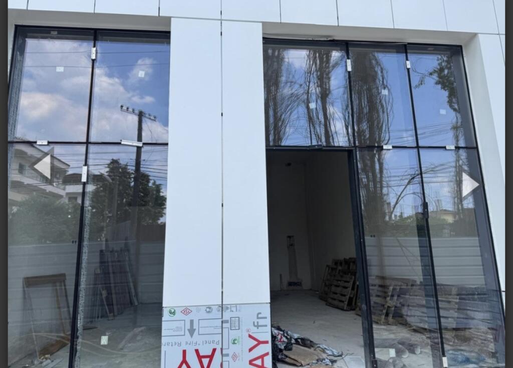 Negozio in Vendita in Via Jordan Misja e Nuovo Viale