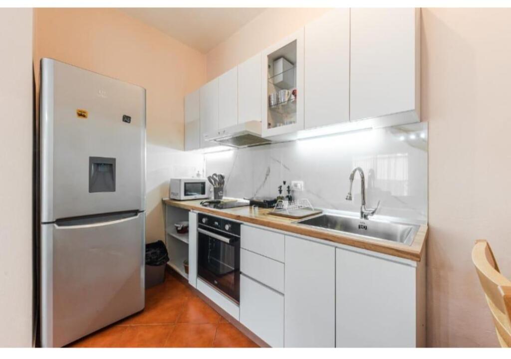 Apartment 1+1 for rent on Myslym Shyri Street.