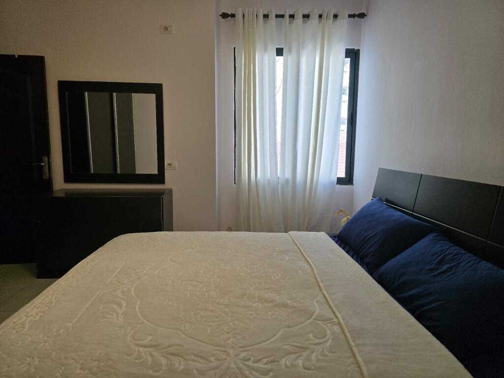 Apartament 2+1+2 me qira tek Rr. Rrapo Hekali