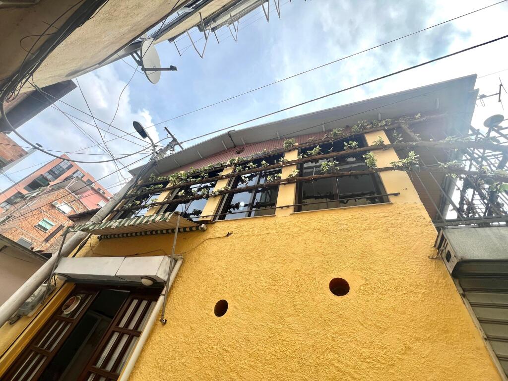 Business Premises For Rent: 73m²📍 Kavaja Street – Behind Turkish Sofra Price: 64,000 Leke / Month - The premises are RENTED EMPTY as in the photo