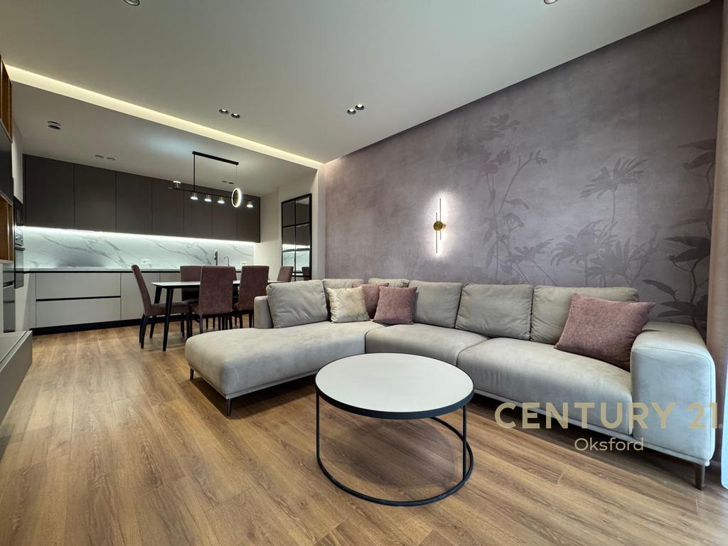 **APARTAMENT 1+1 TE SHKOLLA E KUQE PER QIRA