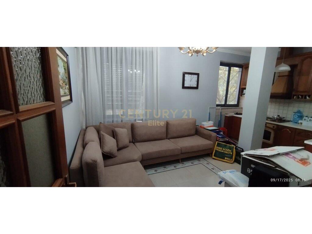 Jepet me qira apartament 1+1 tek PALLATET AGIMI.