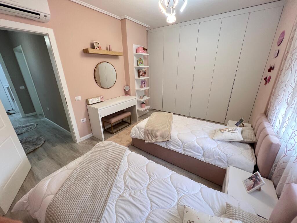 📣 SUPER RENT Apartment 2+1+2 Bathrooms+Parking 📍 Near Green City Residence, Astir ✨   🏢 New Building  🪜 5th Floor (With Elevator)  🛋️ Furnished in a Contemporary Style with Architect   💶 Price 800 Euro