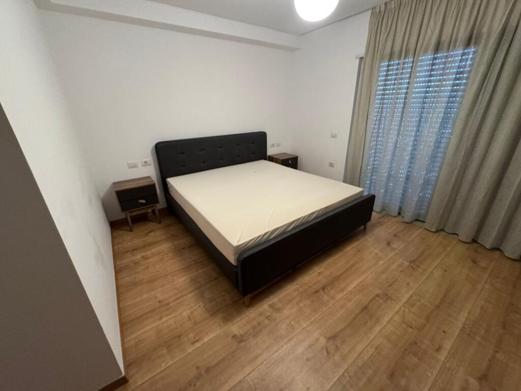 Super villa su 2 piani in affitto vicino a TEG (1500 Euro)