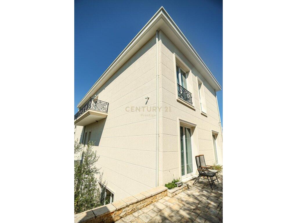 LUXURY VILLA FOR RENT, DRY LAKE, TIRANA!    4,500 € /Month