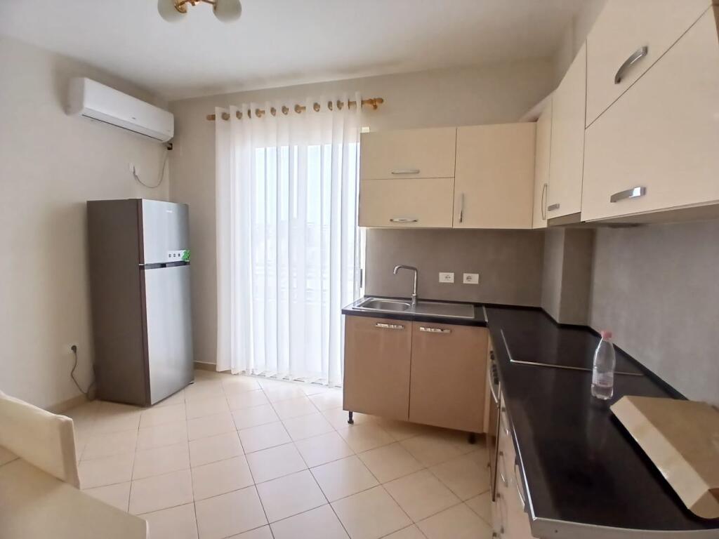 Appartamento 2+1+1 con Balcone in Affitto