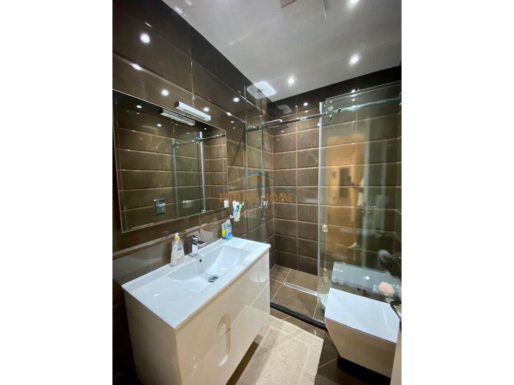 Qera, Apartament 3+1+2 Poste Parkimi, Liqeni I Thatë, Tiranë.