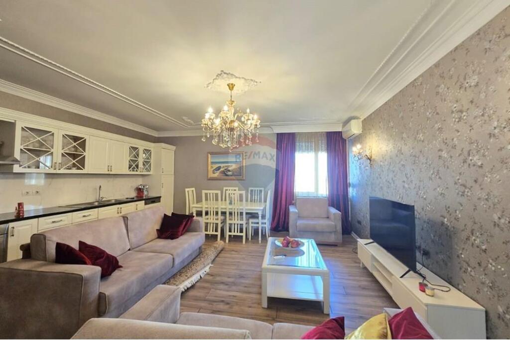 Apartament 2+1 në shitje ne Bllok !