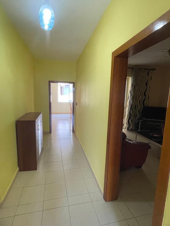 Jepet me qera Apartament 3+1 lagja 5