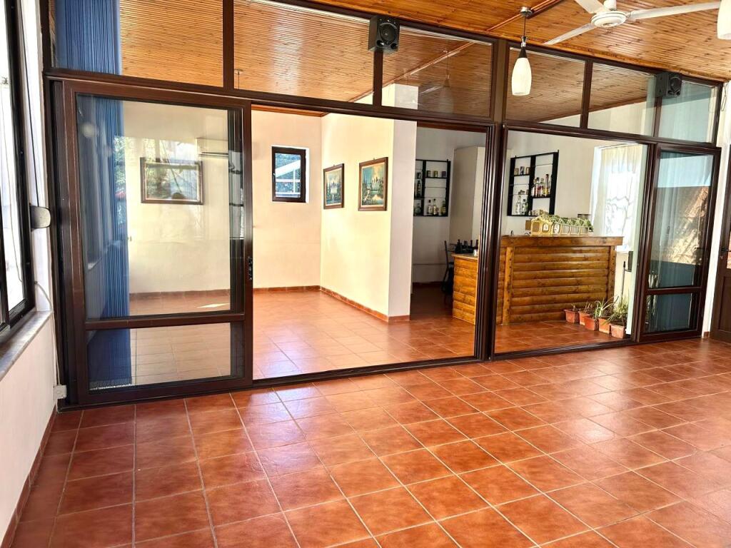 Business Premises For Rent: 73m²📍 Kavaja Street – Behind Turkish Sofra Price: 64,000 Leke / Month - The premises are RENTED EMPTY as in the photo