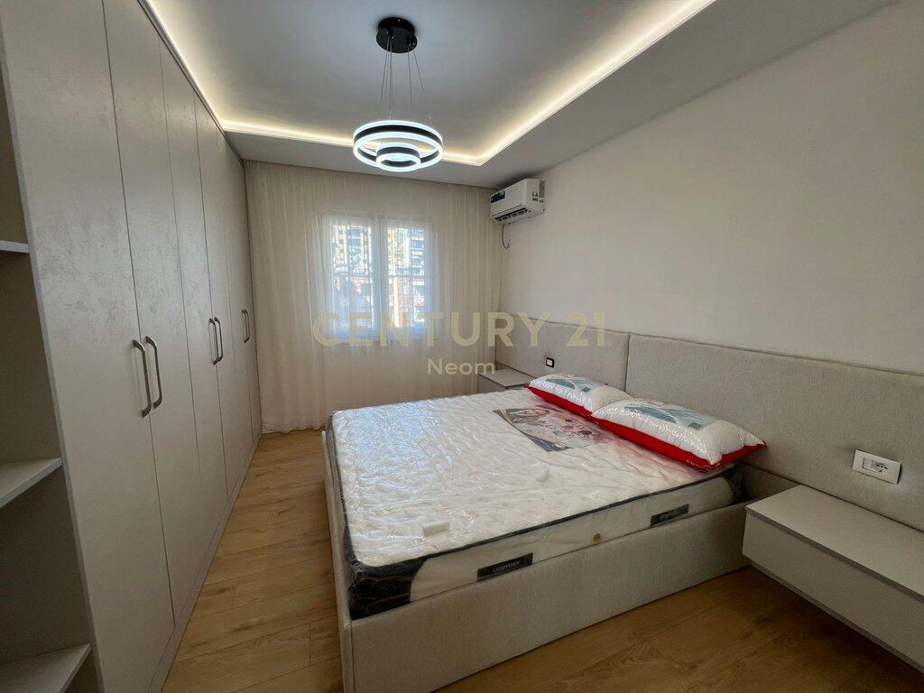 Apartament 2+1 me qira – Rruga Infan Tomini, pranë White Bar!