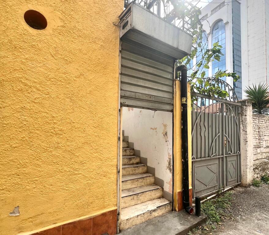 Business Premises For Rent: 73m²📍 Kavaja Street – Behind Turkish Sofra Price: 64,000 Leke / Month - The premises are RENTED EMPTY as in the photo