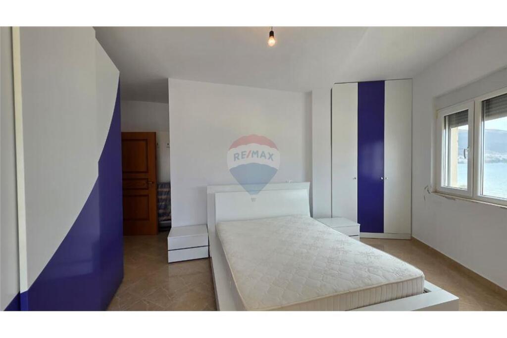 Apartament - Për Shitje - Rruga Reshat Osmani, Vlorë