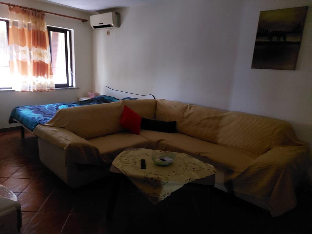 Appartamento 3+1 in vendita Boulevard Deshmoret e Kombit 