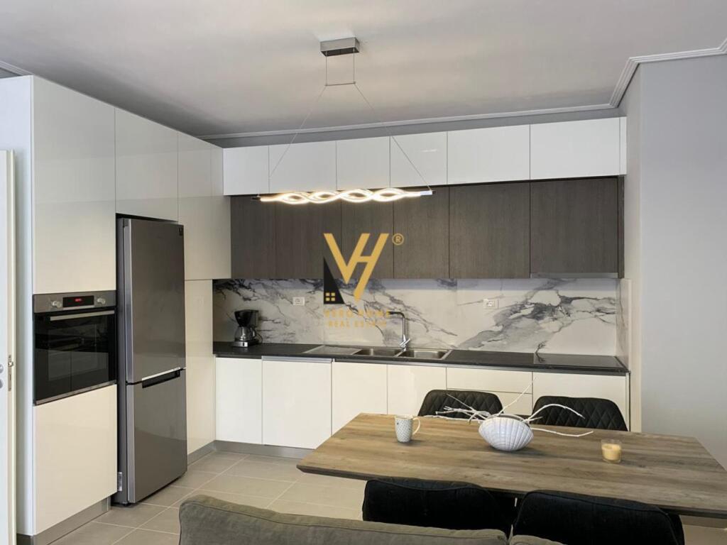 JEPET APARTAMENT 2+1+BLK ME QERA TE RRUGA PETI, LIQENI THATE 600 EURO