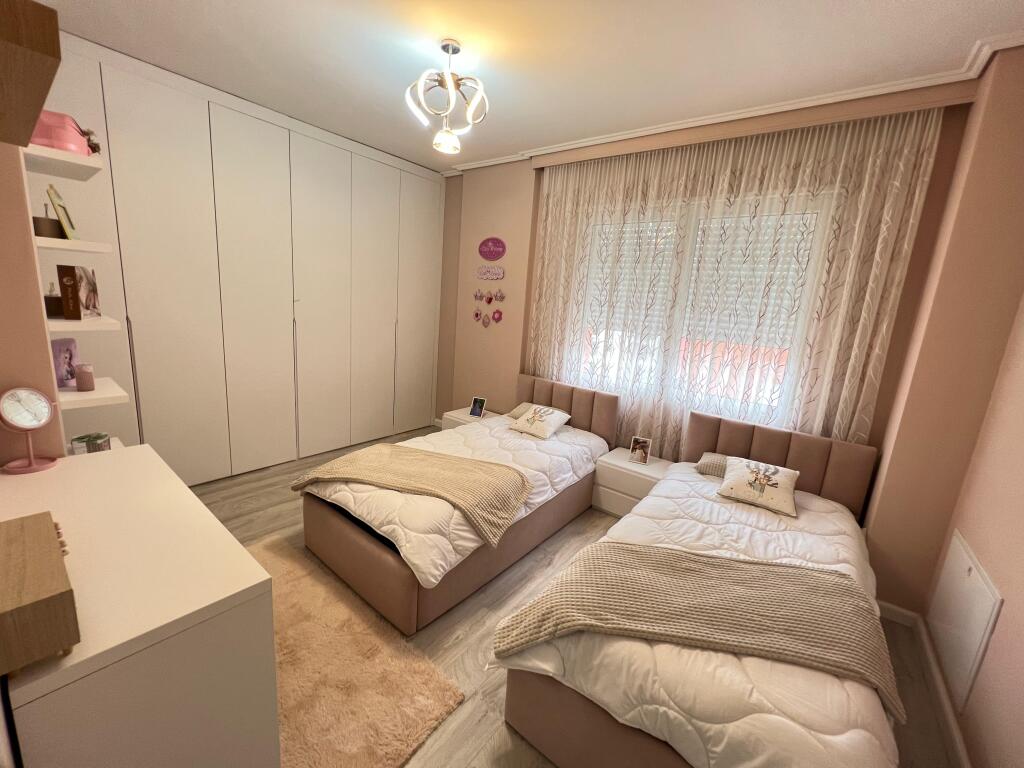 📣 SUPER RENT Apartment 2+1+2 Bathrooms+Parking 📍 Near Green City Residence, Astir ✨   🏢 New Building  🪜 5th Floor (With Elevator)  🛋️ Furnished in a Contemporary Style with Architect   💶 Price 800 Euro
