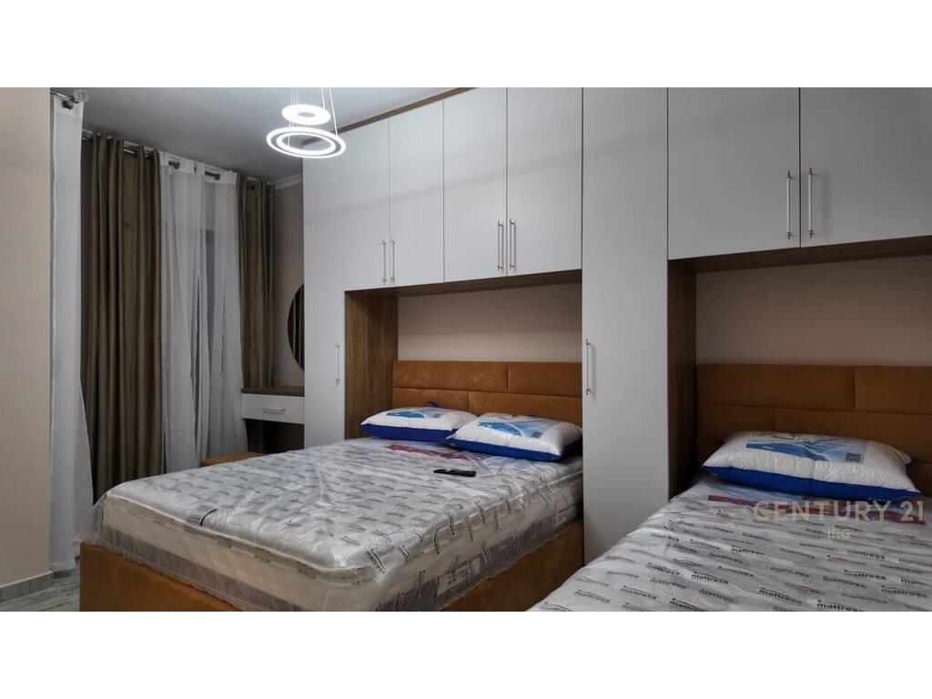 Apartament 1+1 per qira te Shkolla e Kuqe