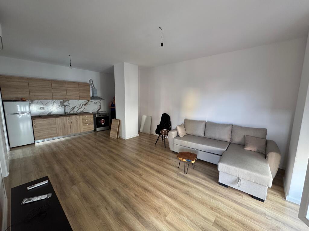 Apartment me qera 1+1 Shkolla e kuqe