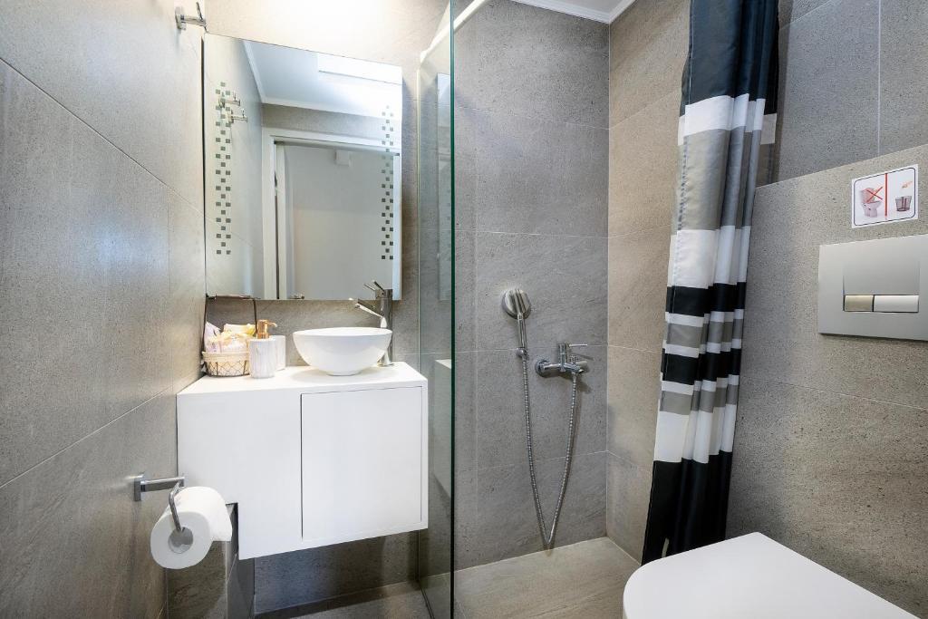 Apartament Me Qera 3+1+2 Tek Liqeni i Thate (ID B230174) Tirane