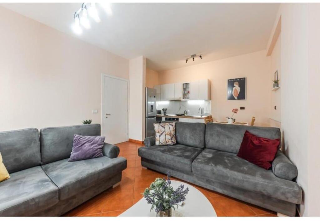 Apartment 1+1 for rent on Myslym Shyri Street.