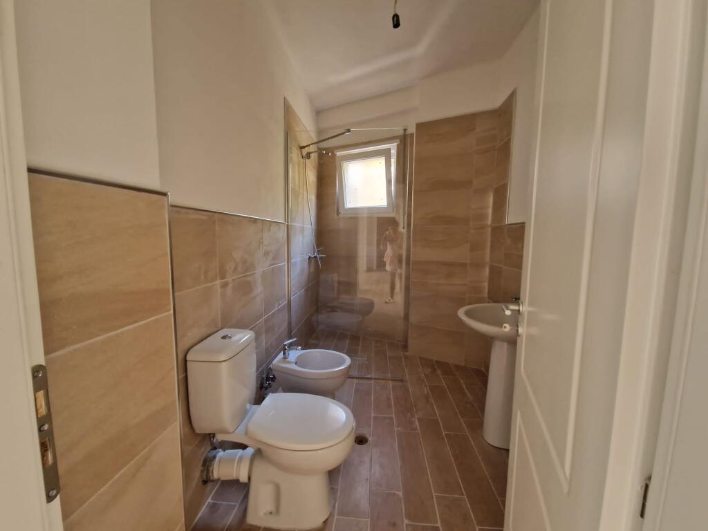 VENDESI APPARTAMENTO 2+1+1 VICINO AL GIARDINO BOTANICO 115.000 EURO