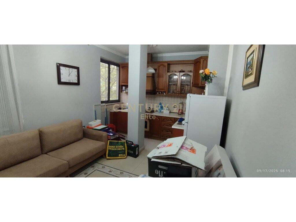Jepet me qira apartament 1+1 tek PALLATET AGIMI.
