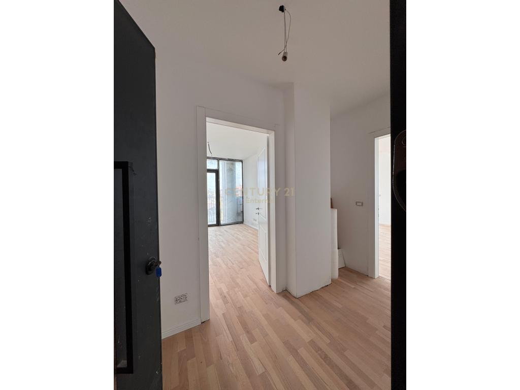 Office 2+1+ Parking For Rent in Lake View