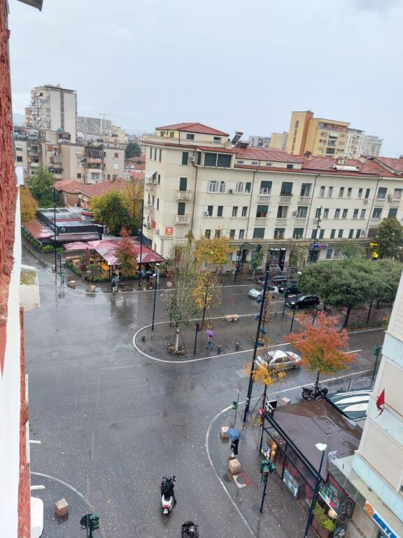 Appartamento 3+1 in vendita Boulevard Deshmoret e Kombit 