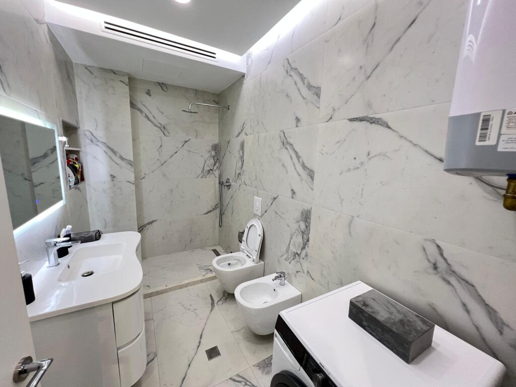 📣 SUPER RENT Apartment 2+1+2 Bathrooms+Parking 📍 Near Green City Residence, Astir ✨   🏢 New Building  🪜 5th Floor (With Elevator)  🛋️ Furnished in a Contemporary Style with Architect   💶 Price 800 Euro