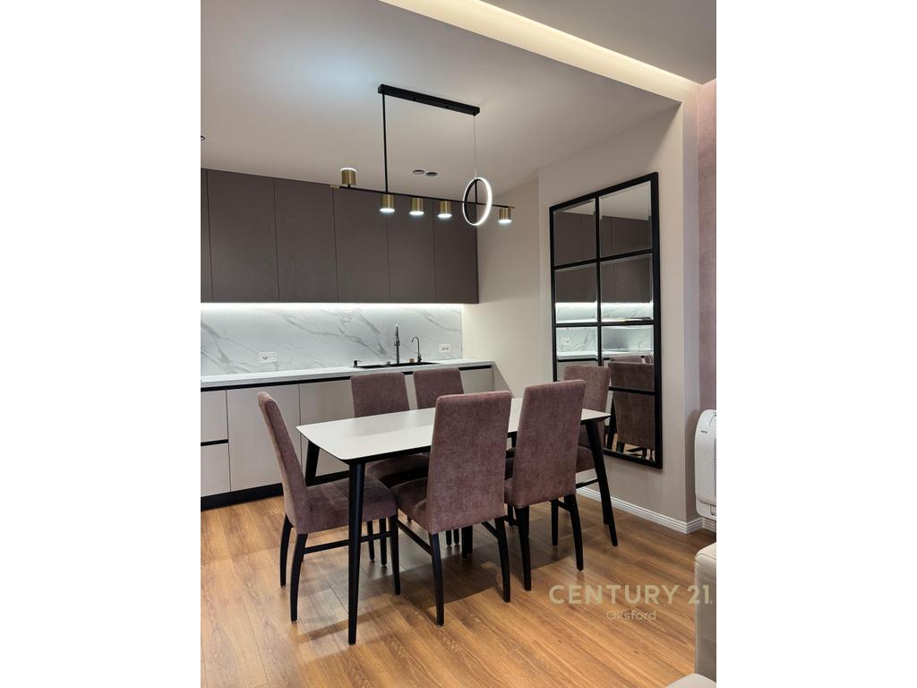 **APARTAMENT 1+1 TE SHKOLLA E KUQE PER QIRA