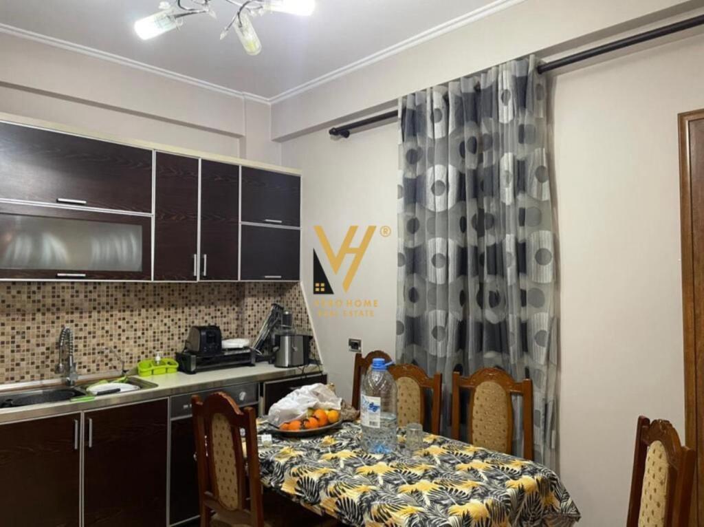 JEPET APARTAMENT 3+1+2+BLK ME QIRA TEK FABRIKA E MIELLIT 650 EURO