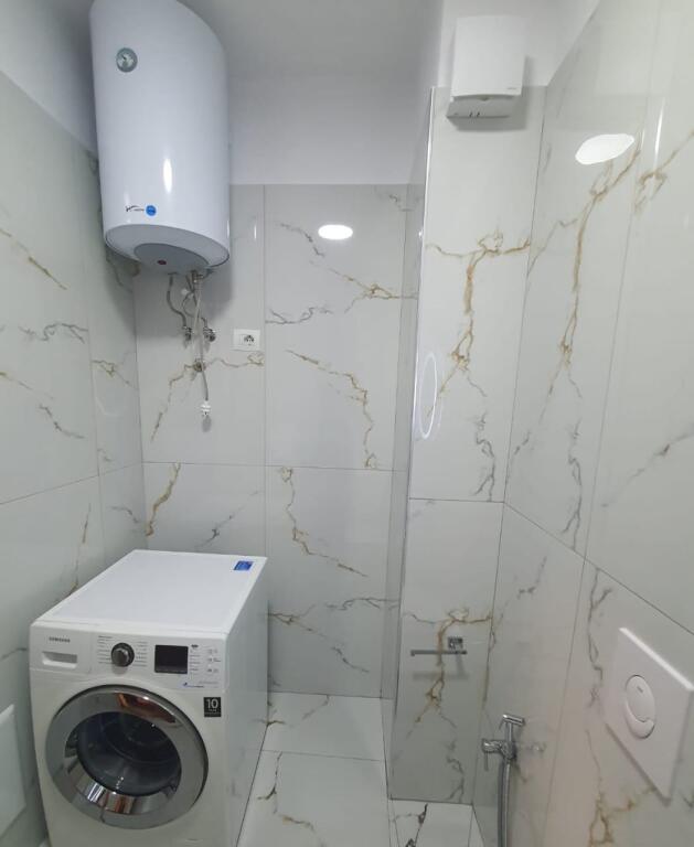 Jepet Me Qera Apartament 1+1+1 Ballkon