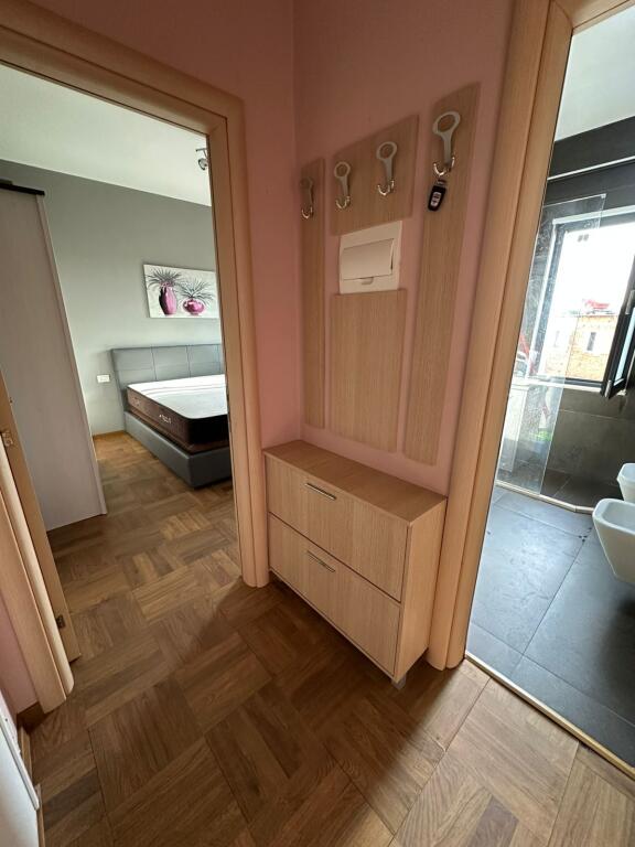 JEPET APARTAMENT 1+1+BALLKON ME QERA AFER QENDRES