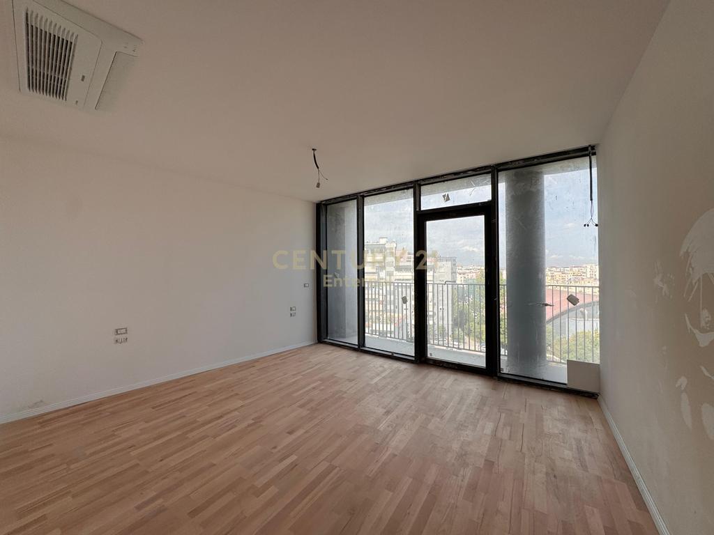 Office 2+1+ Parking For Rent in Lake View