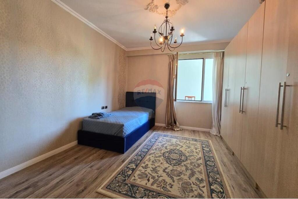 Apartament 2+1 në shitje ne Bllok !