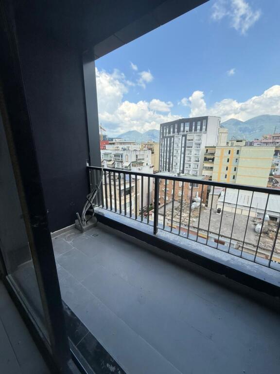 Appartamento 1+1 nel edificio più nuovo, Via Barrikadave